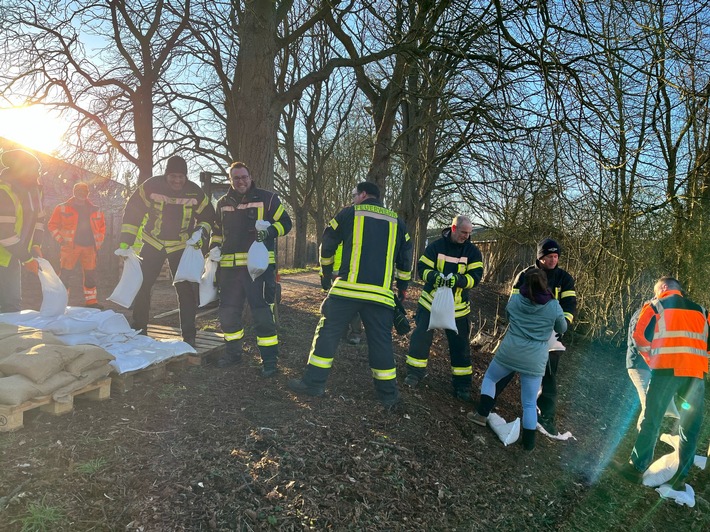 FW Celle: Fortbildung zum "Fachberater Hochwasser"