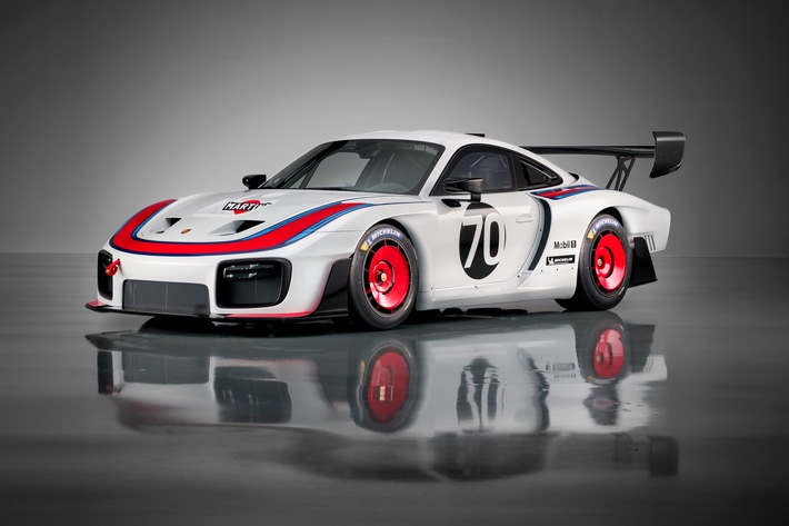 70 ans de voitures de sport : Porsche présente une voiture de compétition Clubsport / Réédition exclusive de la Porsche 935