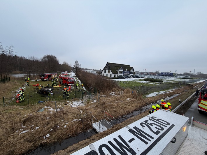 FW-ROW: Schwerer Verkehrsunfall auf der BAB 1 bei Bockel