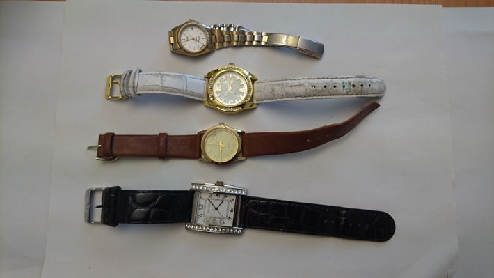 POL-GT: Zeugin findet Armbanduhren - Besitzer gesucht