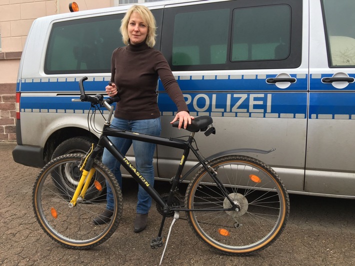POL-HOL: Wessen Fahrrad ist das?
Polizei sucht erneut Eigentümer eines Fahrrades
- Hinweise auf einen Diebstahl liegen bisher nicht vor -