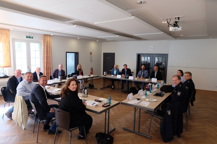 POL-RBK: Rheinisch-Bergischer Kreis - Sicherheitskonferenz der Kreispolizeibehörde in Odenthal