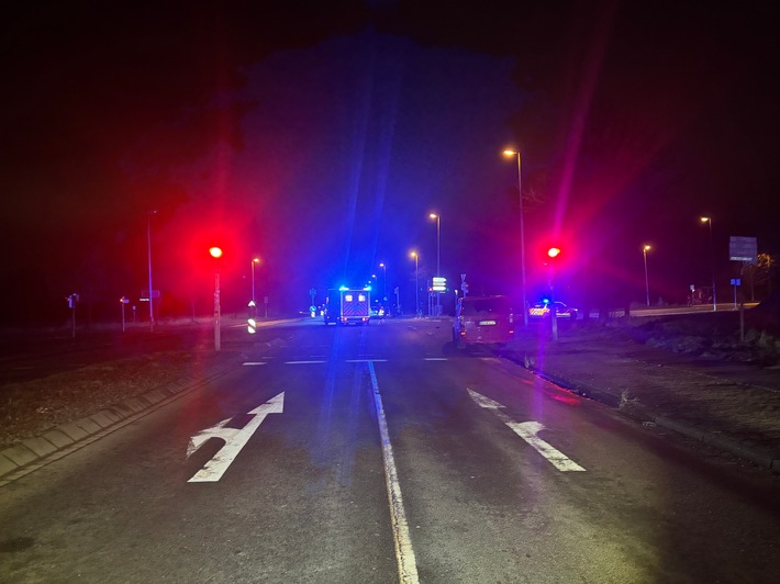 POL-DEL: Landkreis Wesermarsch: Fußgänger bei Verkehrsunfall in Nordenham lebensgefährlich verletzt +++ Zeugen gesucht