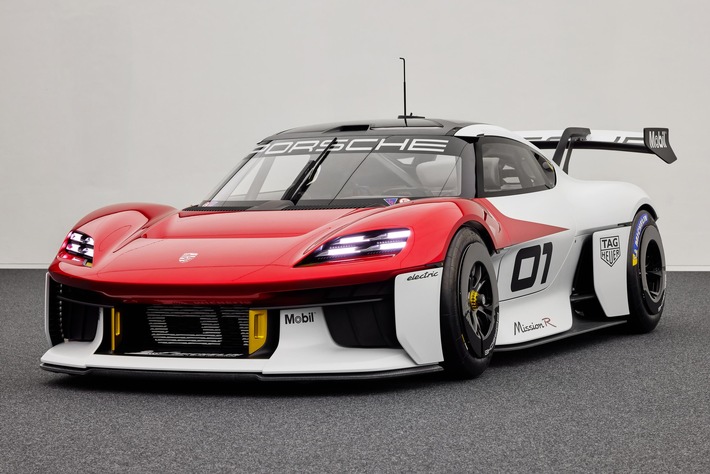 Porsche presenta l&#039;avveniristico concept studio Mission R