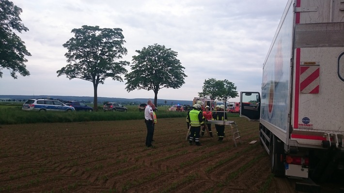 POL-HM: LKW auf Acker stellt sich als Unfallereignis heraus