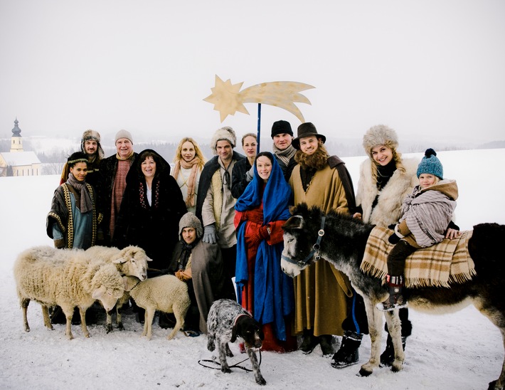 ZDF-Komödie "Beste Bescherung" /  Dritter Film der Familiengeschichte mit Friedrich von Thun und Sophie von Kessel (FOTO)