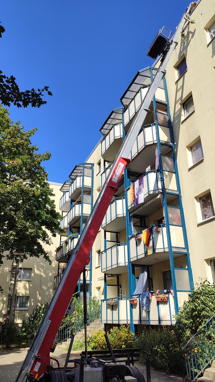 Sichere Überführung von Bauelementen und Werkstoffen im Treppenbau