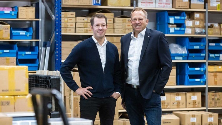 Markus Zipper und Volker Single / Weiterer Text über ots und www.presseportal.de/nr/172917 / Die Verwendung dieses Bildes für redaktionelle Zwecke ist unter Beachtung aller mitgeteilten Nutzungsbedingungen zulässig und dann auch honorarfrei. Veröffentlichung ausschließlich mit Bildrechte-Hinweis.