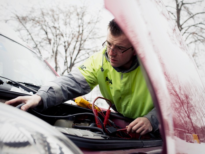 Volle Batterien können Pannen vermeiden / Regelmäßige Batteriepflege ist entscheidend / Worauf es bei Batterieladegeräten ankommt