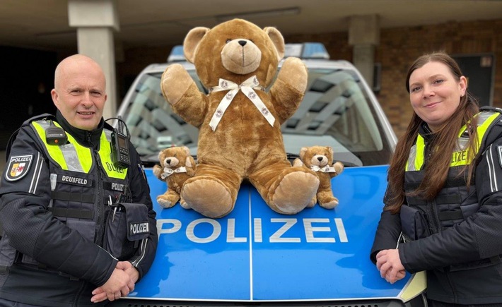 POL-HRO: Teddys in Rostocker Streifenwagen nicht mehr wegzudenken