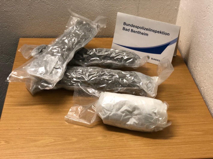 BPOL-BadBentheim: Bundespolizei beschlagnahmt Amphetamin und Marihuana im Wert von rund 34.000,- Euro