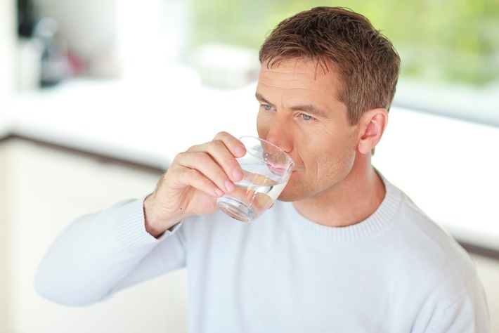 Erkältungszeit - Warum viel Trinken jetzt hilft