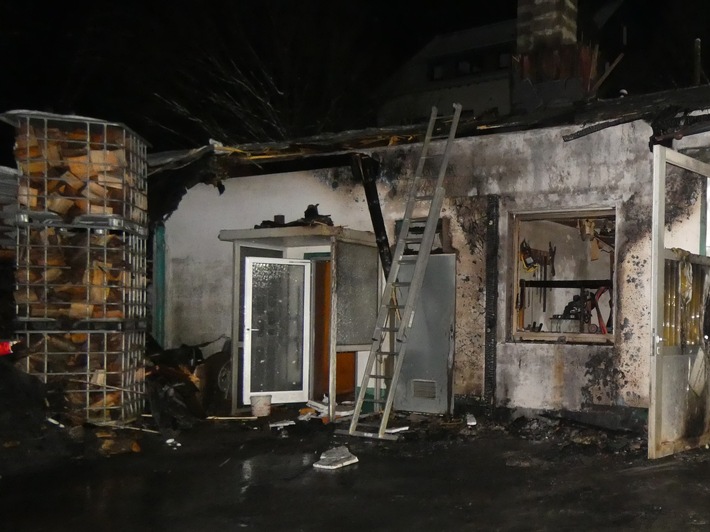 POL-HA: Brand an einer Lagerhalle - wer kann Hinweise geben?