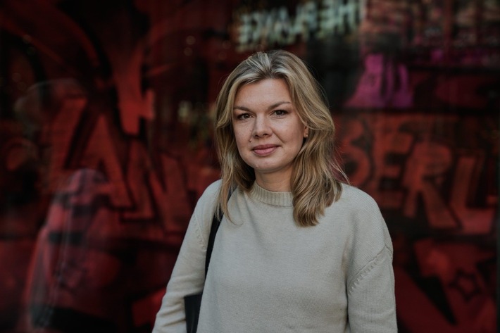 „Aus dem Gefängnis aufs Podium“ – Belarussische Journalistin Kseniya Lutskina spricht in Dresden über ihre Haft, Freiheit und Verantwortung