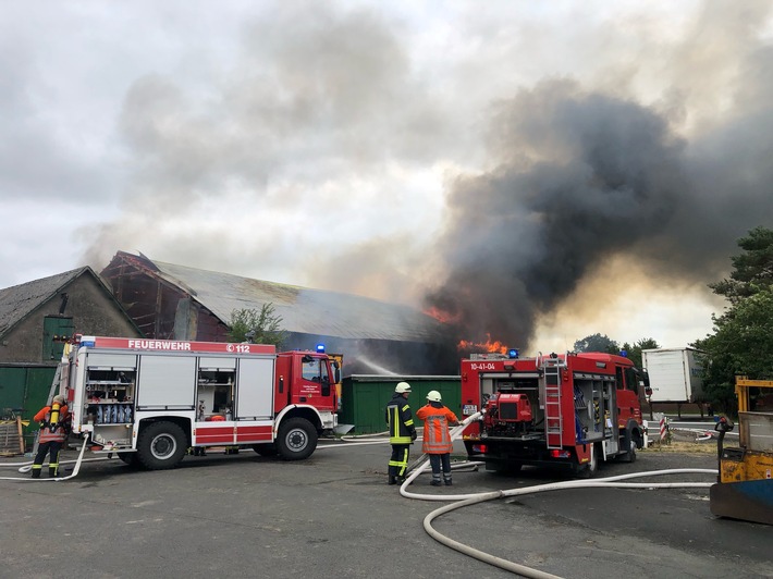 POL-CUX: Großschadensfeuer in Nordleda