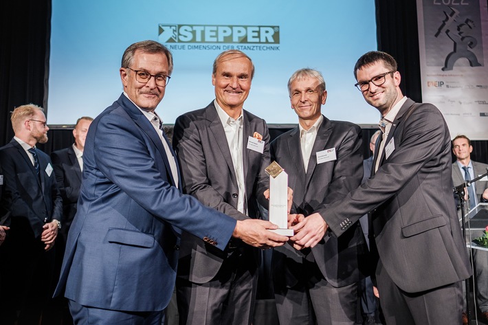 Technologische Exzellenz im Werkzeugbau: Die Fritz Stepper GmbH &amp; Co. KG ist erneut »Werkzeugbau des Jahres«
