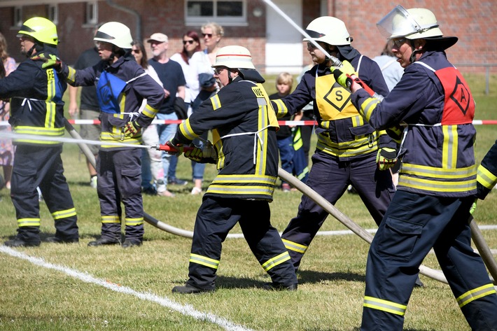 FW-RD: Feuerwehrtag und Jugenfeuerwehr-Jubiläum in Wasbek