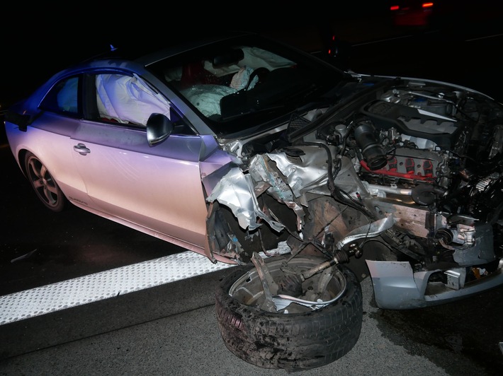 POL-ROW: ++ Hansalinie A1: Unfall nach Sekundenschlaf ++ Zigarettendieben gelingt die Flucht ++ Unfallflucht nach Kollision auf der Landesstraße - Polizei bittet um Hinweise ++