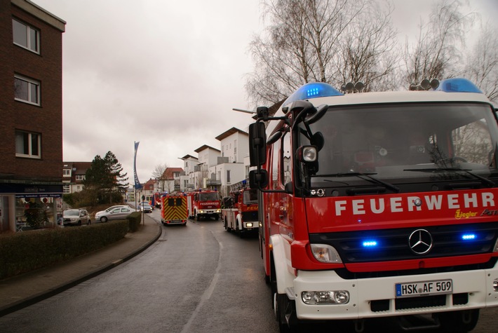FW-AR: Zigarettenrauch löst Alarm in Neheimer Seniorenwohnheim aus