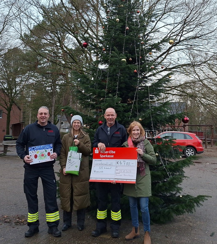 FW Bremerhaven: Personal der Feuerwehr Bremerhaven sammelt für SOS Kinderdorf