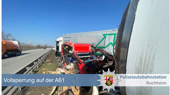 POL-PDNW: Polizeiautobahnstation Ruchheim - Aktuell Vollsperrung auf der A61 nach schwerem Verkehrsunfall