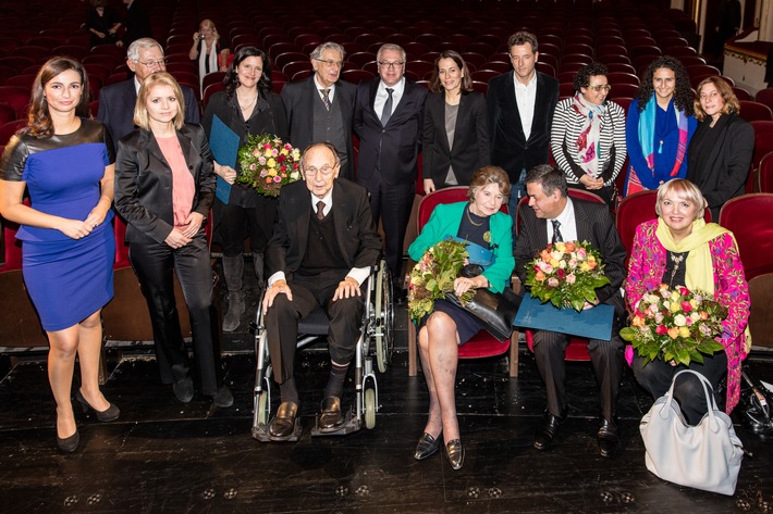 Laura Poitras und Barada Syrienhilfe mit dem Marion Dönhoff Preis 2015 ausgezeichnet