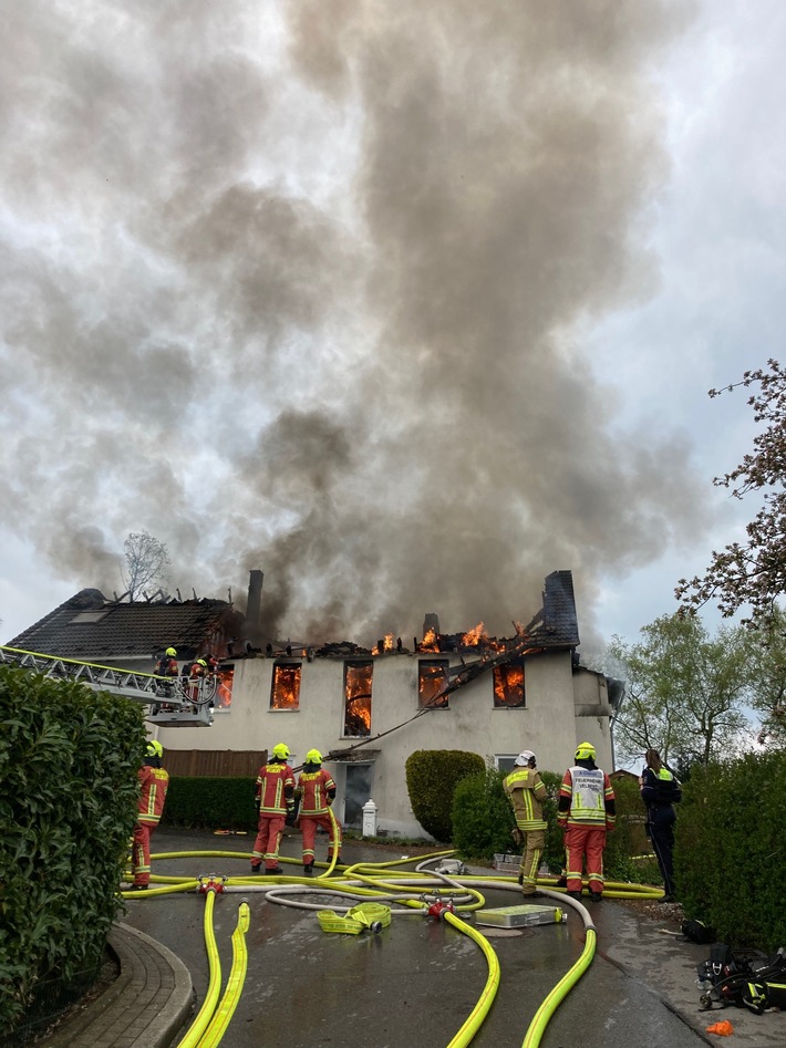 POL-ME: Wohnhausbrand - die Polizei ermittelt - Velbert - 2305001