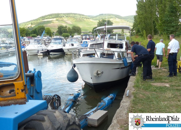 WSPA-RP: Sportbootunfall - Motoryacht drohte nach Grundberührung zu sinken
