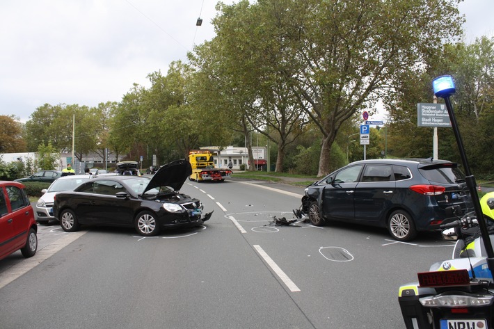 POL-HA: Verkehrsunfall mit zwei Schwerverletzten
