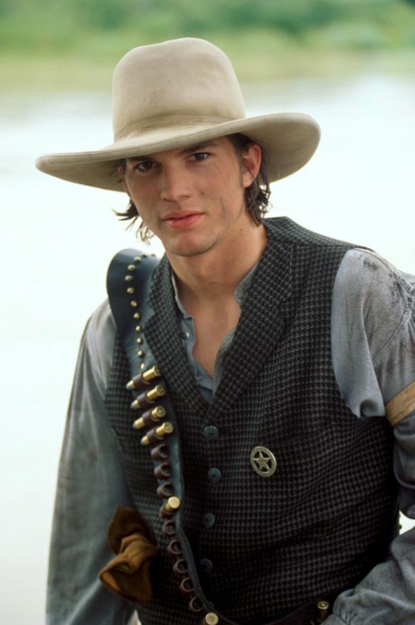 "Wie ein aufgezogenes Duracell-Häschen" - Ashton Kutcher in "Texas Rangers" am 23. Juni 2009 in Deutscher Erstausstrahlung bei kabel eins