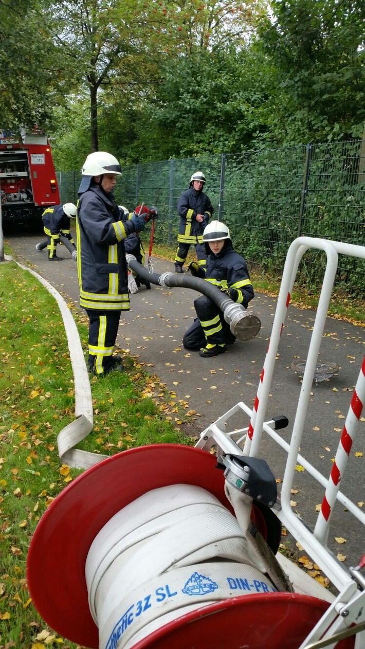 FW-PL: Feuerwehr Plettenberg bildet Nachwuchs aus