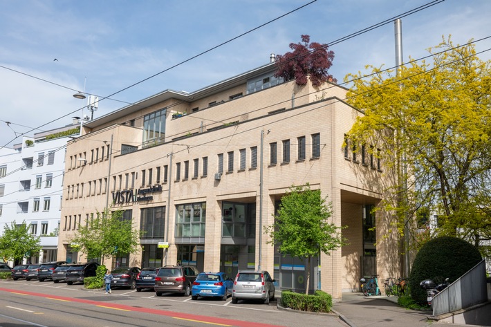 Vista beteiligt sich an Augenmobil und baut mobile Augenversorgung aus