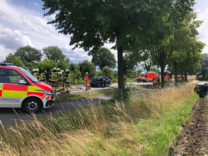 FW-SE: Schwerer Verkehrsunfall zwischen Alveslohe und Ellerau