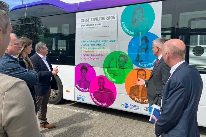 POL-MG: Mehr Zivilcourage im Alltag: Polizei Mönchengladbach und NEW AG starten gemeinsame Kampagne im Busverkehr