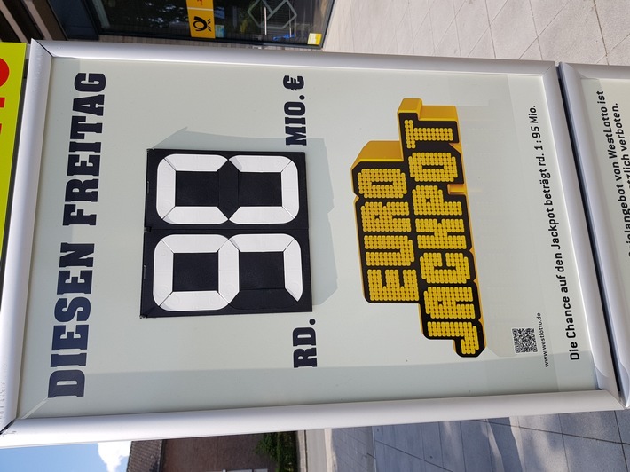 Der Eurojackpot ist geknackt und geht zum zweiten Mal nach Finnland. Das der höchst mögliche Gewinnbetrag von 90 Millionen Euro geknackt wird gab es bisher vier Mal. Neben einem Tschechen (2015) wurde auch ein Baden-Württemberger 2016 Multi-Millionär. Das letzte Mal, dass es einen 90 Millionen-Gewinn gab, war im Februar 2018. Hier ging der Gewinn ebenfalls nach Finnland. Weiterer Text über ots und www.presseportal.de/nr/107909 / Die Verwendung dieses Bildes ist für redaktionelle Zwecke honorarfrei. Veröffentlichung bitte unter Quellenangabe: "obs/Eurojackpot/Bodo Kemper"