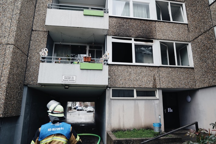 FW-E: Küchenbrand in Mehrfamilienhaus - keine Verletzten