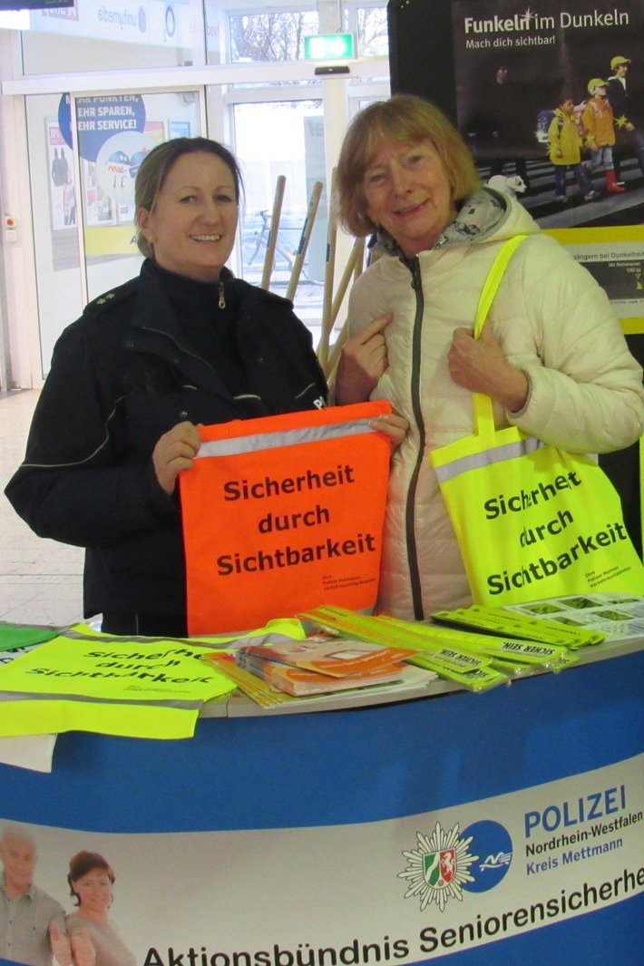 POL-ME: &quot;Sicherheit durch Sichtbarkeit&quot;: Polizei berät am Infostand - Monheim am Rhein - 2301049