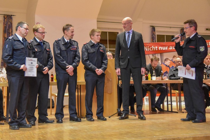 FW-OE: Jahresdienstbesprechung der Feuerwehr Lennestadt - Einsätze und Personalstand sind gestiegen
