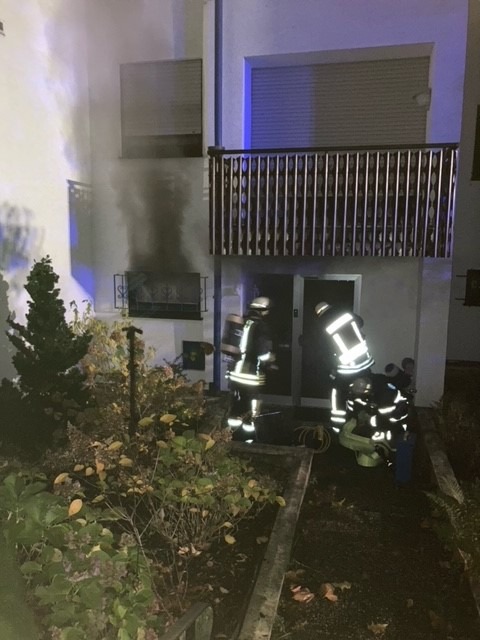 FW-DO: Nachbarn bemerken Brand in leerstehenden Gebäude