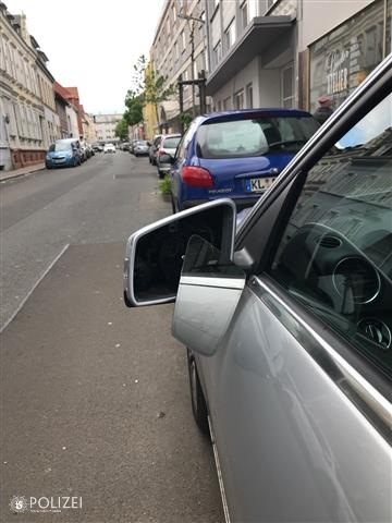 POL-PPWP: Wer hat die Autos beschädigt?