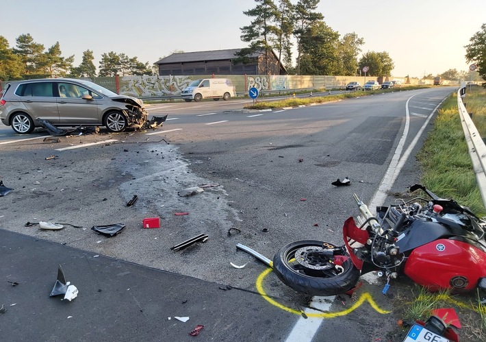 POL-GF: Verkehrsunfall mit schwerverletztem Motorradfahrer