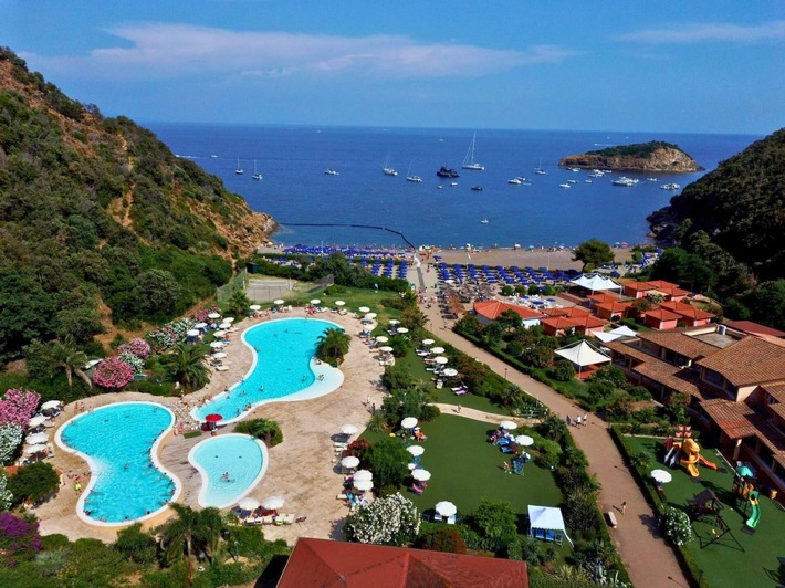 Reka-Gruppe mit Rekordumsatz im Geschäftsjahr 2025 / Expansion durch Kauf des Resorts auf Elba und Lancierung der neuen Reka-Geschenkkarte prägten das Jahr 2025