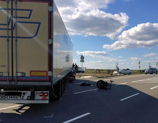 POL-PPWP: Zweibrücken: Schwerer Verkehrsunfall auf der L 465