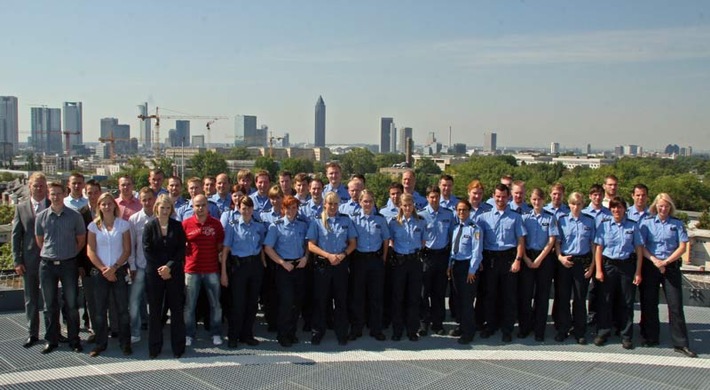 POL-F: 090805 - 982 Frankfurt: Polizeipräsident Dr. Thiel begrüßt 67 &quot;neue&quot; Kolleginnen und Kollegen für das Polizeipräsidium Frankfurt am Main