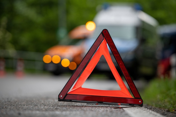 Mit Geduld über die Landstraße / Der ADAC erklärt, welche Gefahren beim Überholen lauern