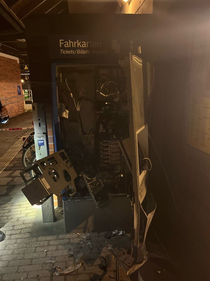 POL-COE: Senden, Bösensell, Bahnhofstraße/ Fahrkartenautomat zerstört
