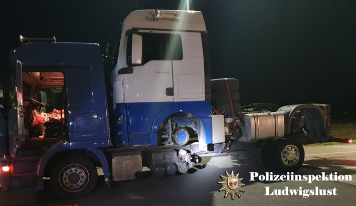 POL-LWL: Ladung völlig unzureichend gesichert- Polizei untersagt Weiterfahrt