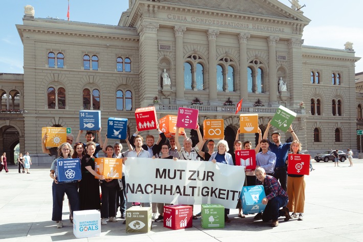 Agenda 2030: la società civile chiede al Consiglio federale "il coraggio di puntare su una vera sostenibilità" / Petizione in vista della presentazione all
