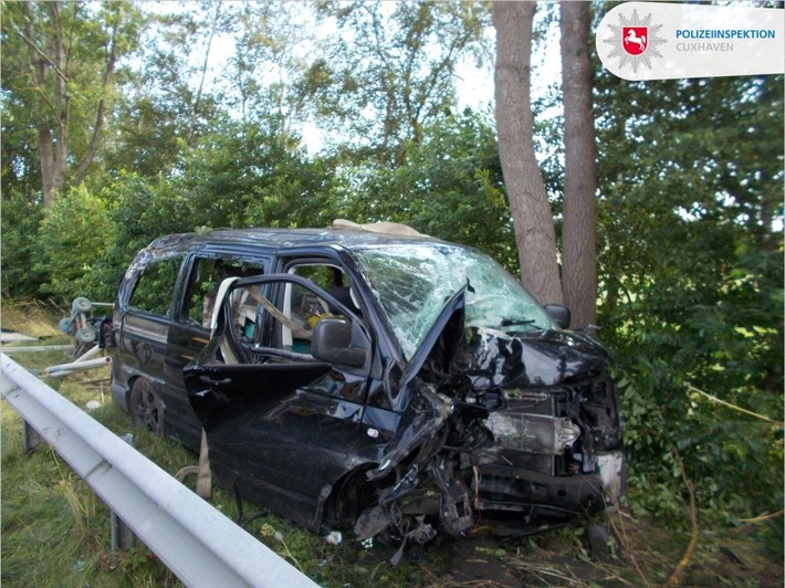 POL-CUX: Unfall auf der L116 - Fahrer schwer verletzt