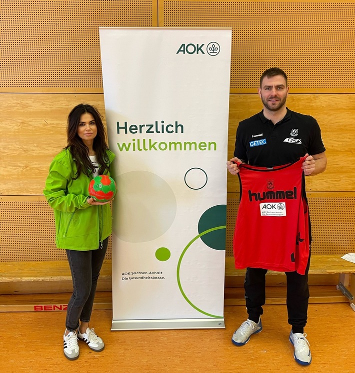 Handball-Bundesliga-Verein SC Magdeburg und AOK gehen für Sportstunde an Schulen: Projekt „Gesunde Schule – gesunde Lebensweise“ soll Kinder motivieren